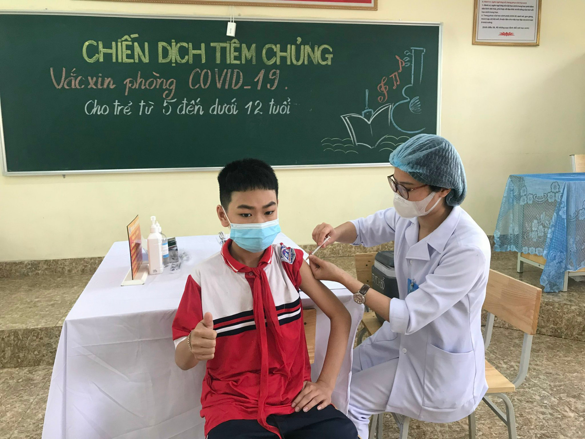Đã có hơn 12.400 trẻ từ 5 - dưới 12 tuổi tiêm vaccine phòng COVID-19 - Ảnh 1.