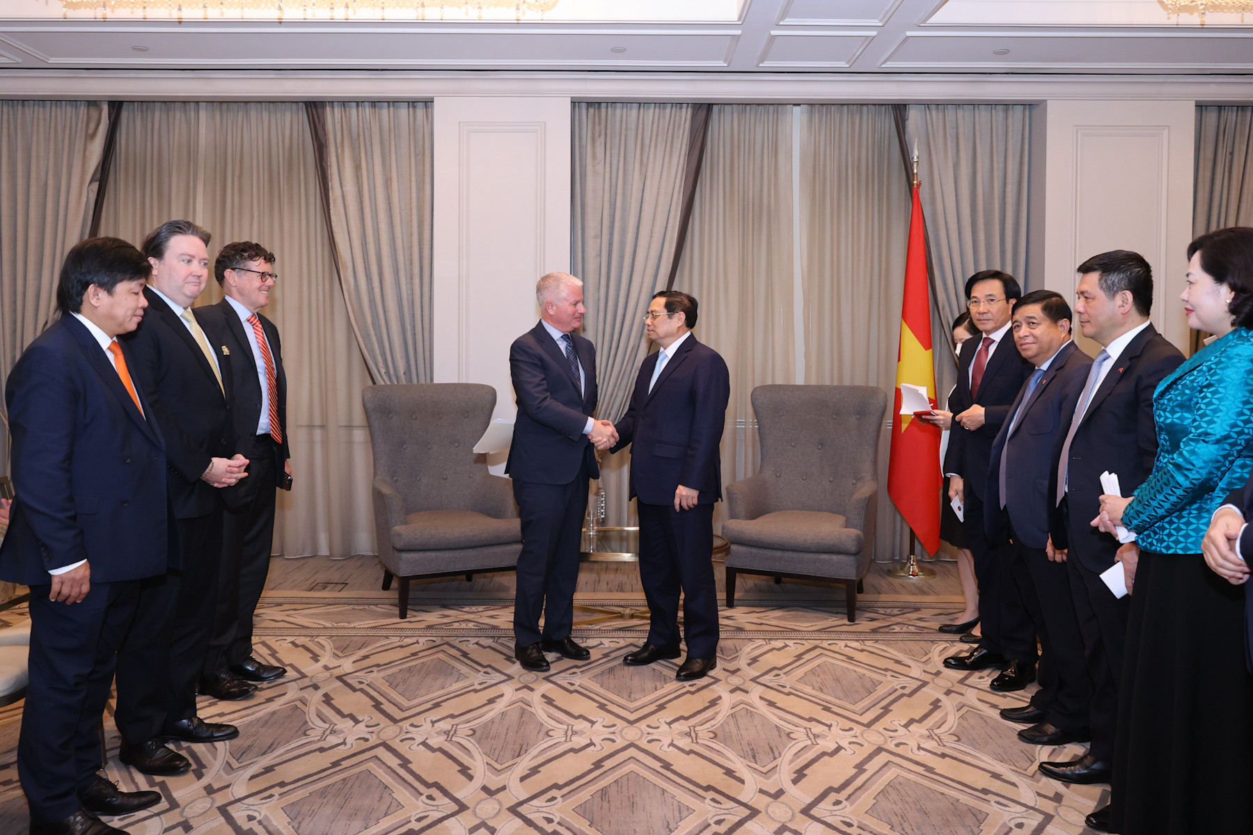 Thủ tướng thúc đẩy quỹ lớn hàng đầu thế giới đầu tư nhiều hơn tại Việt Nam - Ảnh 1.