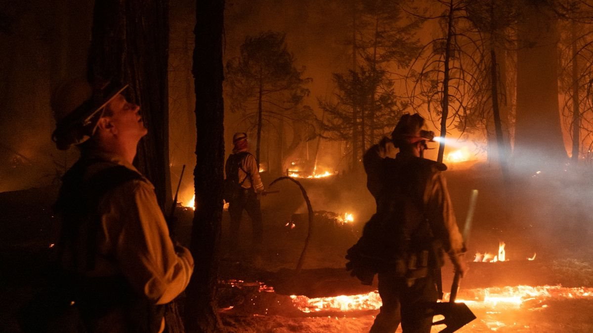 https___cdn.cnn.com_cnnnext_dam_assets_210824011738-01-western-wildfires-0821-caldor-fire.jpg