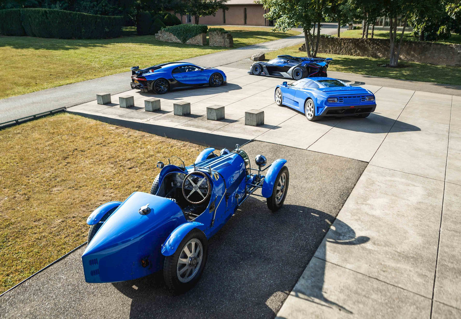 bugatti-french-racing-blue-11-.jpg