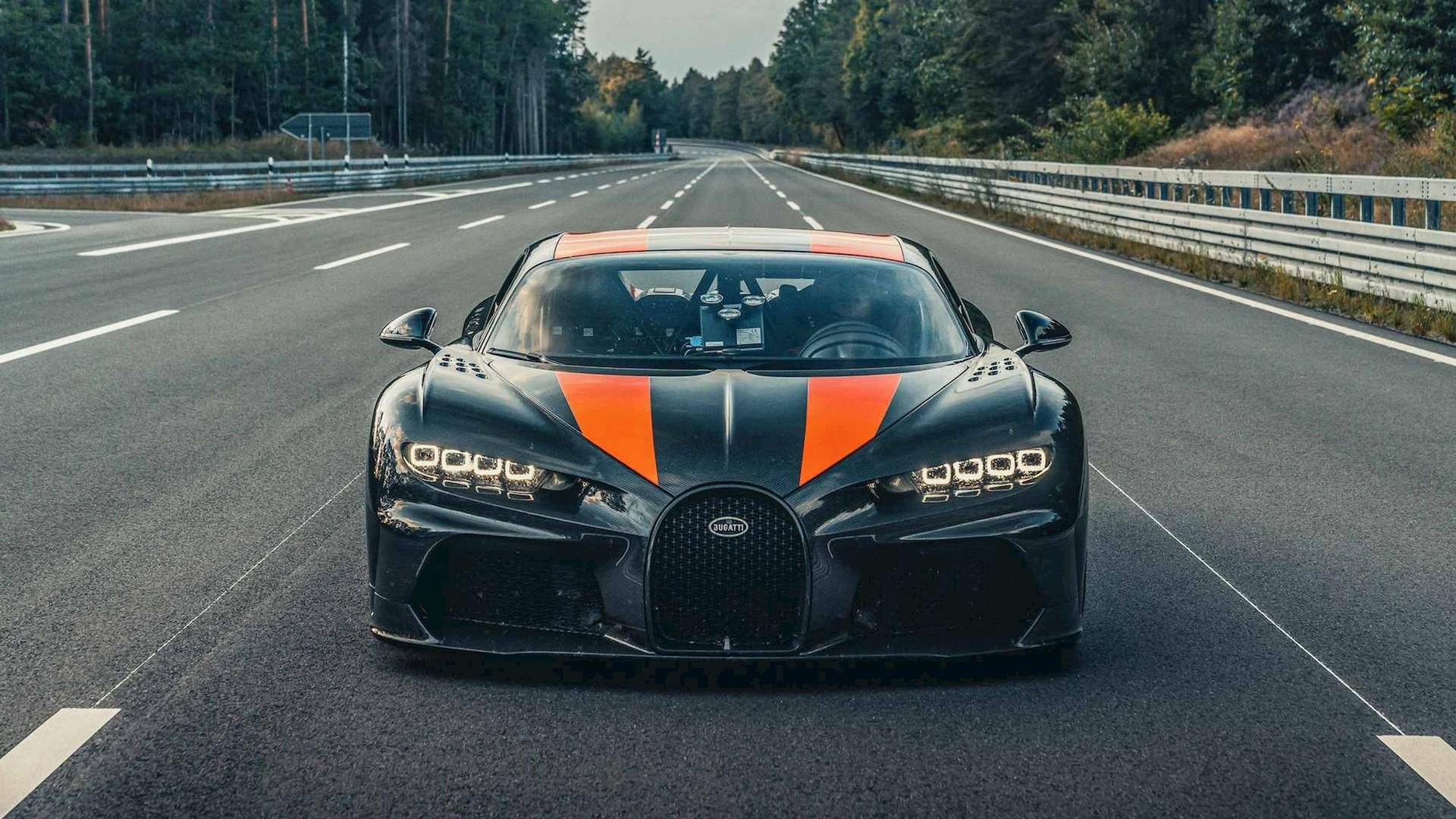 bugatti-chiron-super-sport-300-8-.jpg