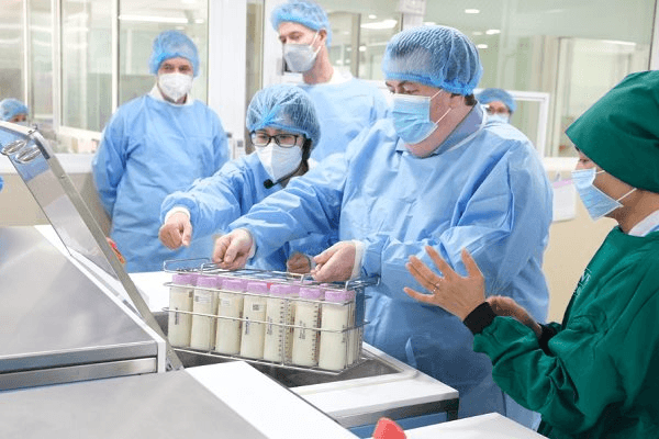Bệnh viện Hùng Vương đưa vào hoạt động ngân hàng sữa mẹ lớn nhất Việt Nam 