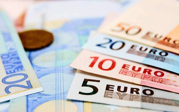 dong-euro.jpg