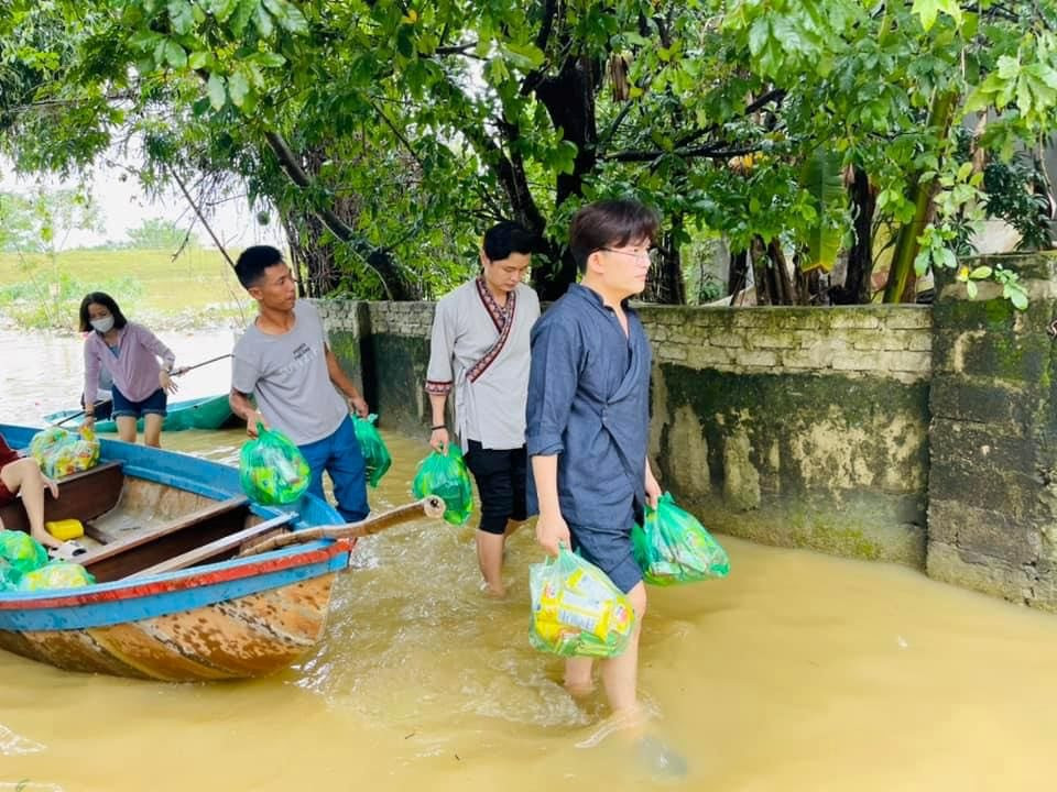 Vì sao MC Đại Nghĩa từ chối nhận đóng góp khi cứu trợ đồng bào vùng lũ? 