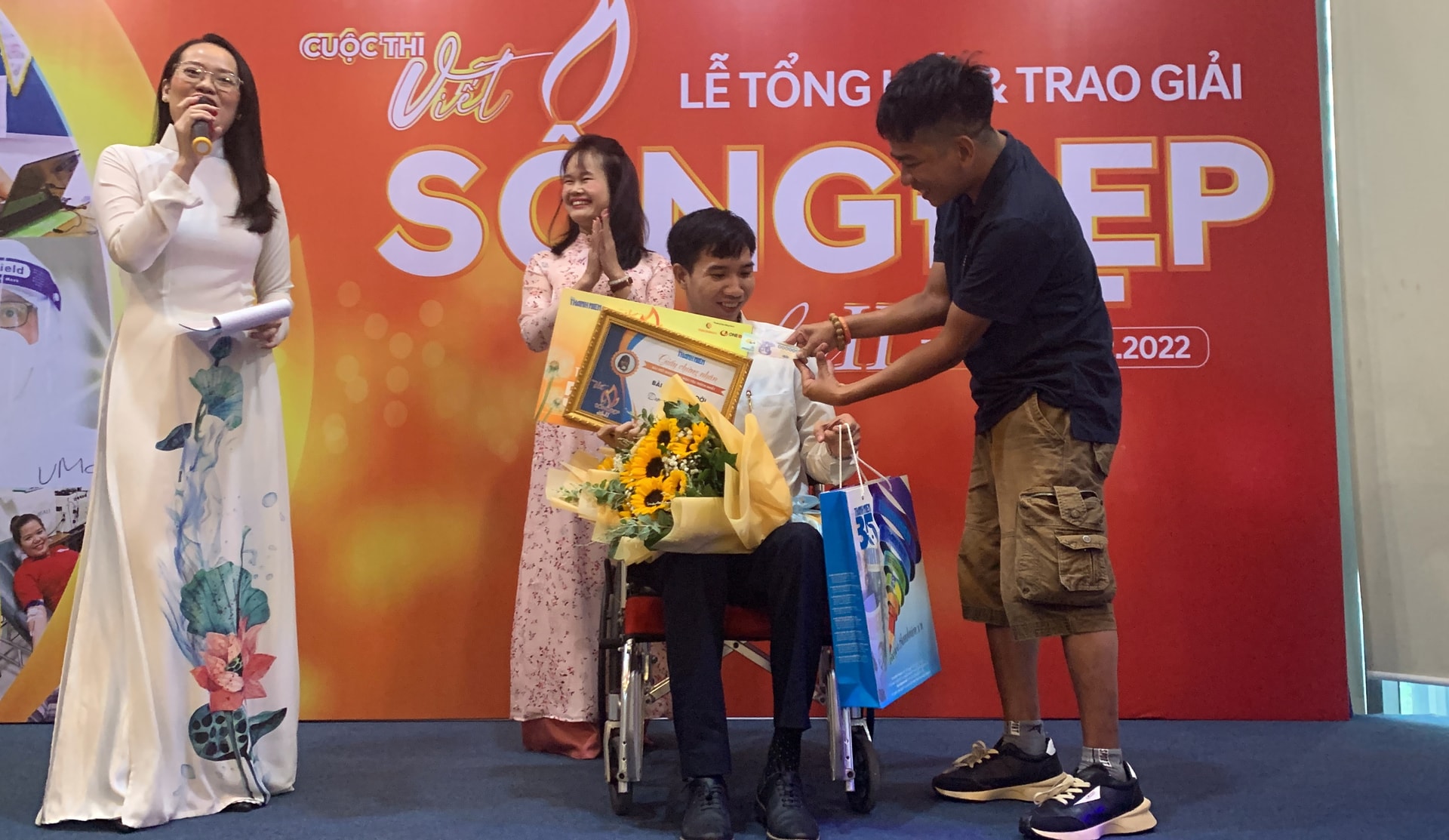 Sống đẹp: Bình thường thôi nhưng lay động lòng người 