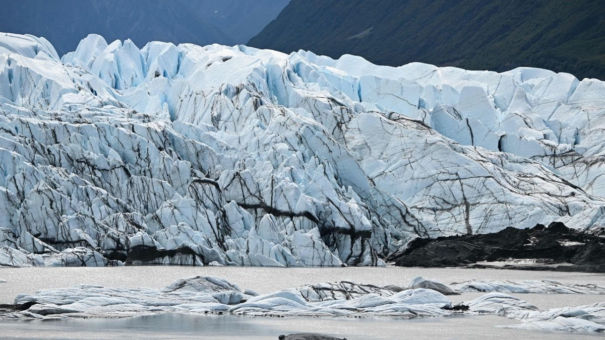 https___cdn.cnn.com_cnnnext_dam_assets_230104120054-02-glaciers-melt-climate-change-sea-level-rise-intl.jpg