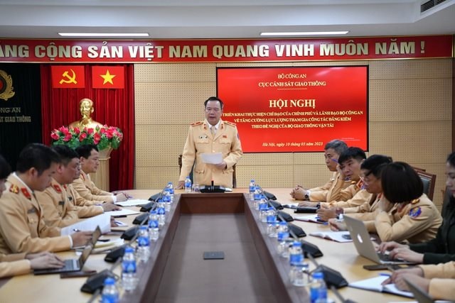 Từ hôm nay, Cục Cảnh sát giao thông sẽ phái người hỗ trợ công tác đăng kiểm 