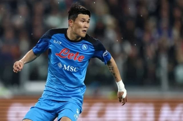 napoli-nham-sao-ajax-neu-trung-ve-nguoi-han-quoc-den-manchester-united.jpg