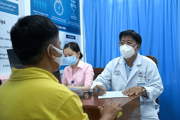 Lần đầu tiên Việt Nam điều trị thành công ung thư tinh hoàn ẩn cho bệnh nhân lưỡng giới 