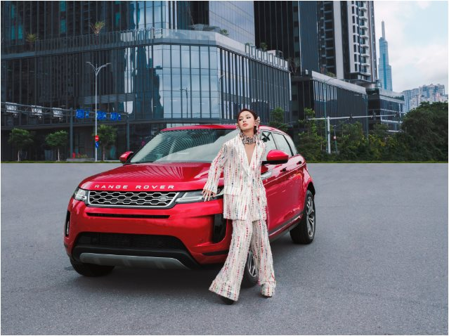 Bộ ảnh cá tính của fashionista Châu Bùi bên cạnh xe Range Rover Evoque