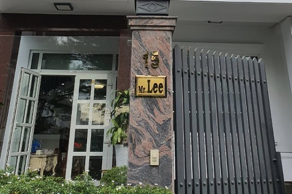 TP.HCM: Cơ sở 'Mr.Lee' tự ý gỡ bỏ niêm phong, tiếp tục khám chữa bệnh 'chui' 