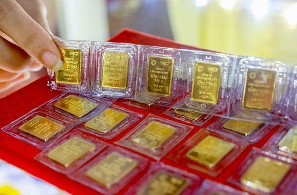 Giá vàng hôm nay 4.12: Lặng sóng trên đỉnh giá, 'đu' theo SJC hay bảo toàn vốn? 