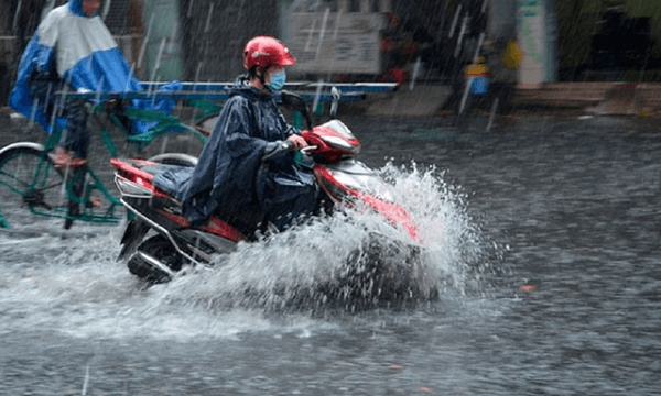 Thời tiết hôm nay 25.9: Siêu bão Ragasa áp sát gây mưa lớn, Hà Nội khuyến cáo dân hạn chế ra đường 