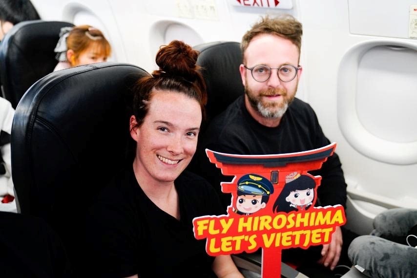 passengers-onboard-vietjet-flight.jpg