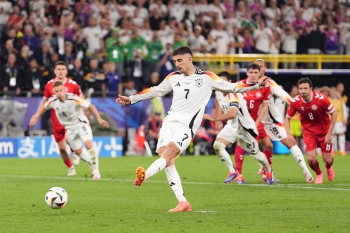 VAR giúp Đức vào tứ kết Euro 2024 