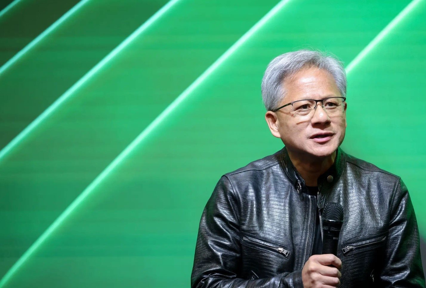 ceo-jensen-huang-muon-nvidia-co-100-trieu-tro-ly-ai.jpg