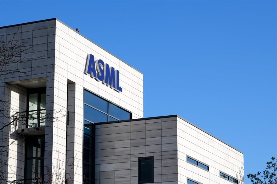 asml-va-cac-hang-thiet-bi-san-xuat-chip-hang-dau-the-gioi-nhan-de-nghi-cung-cap-doanh-so-ban-hang-cho-trung-quoc.jpg