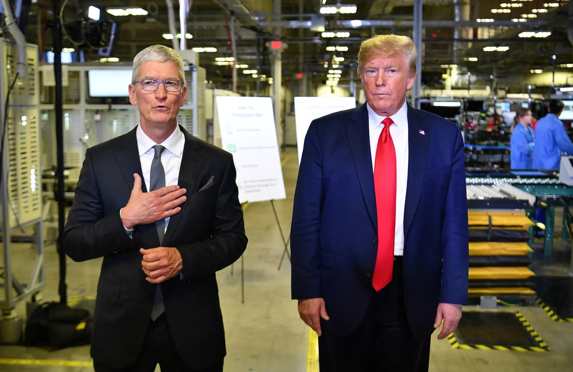 tim-cook-co-cach-giup-apple-ung-pho-muc-thue-ap-len-trung-quoc-cua-ong-trump-nhung-elon-musk-la-van-de.jpg