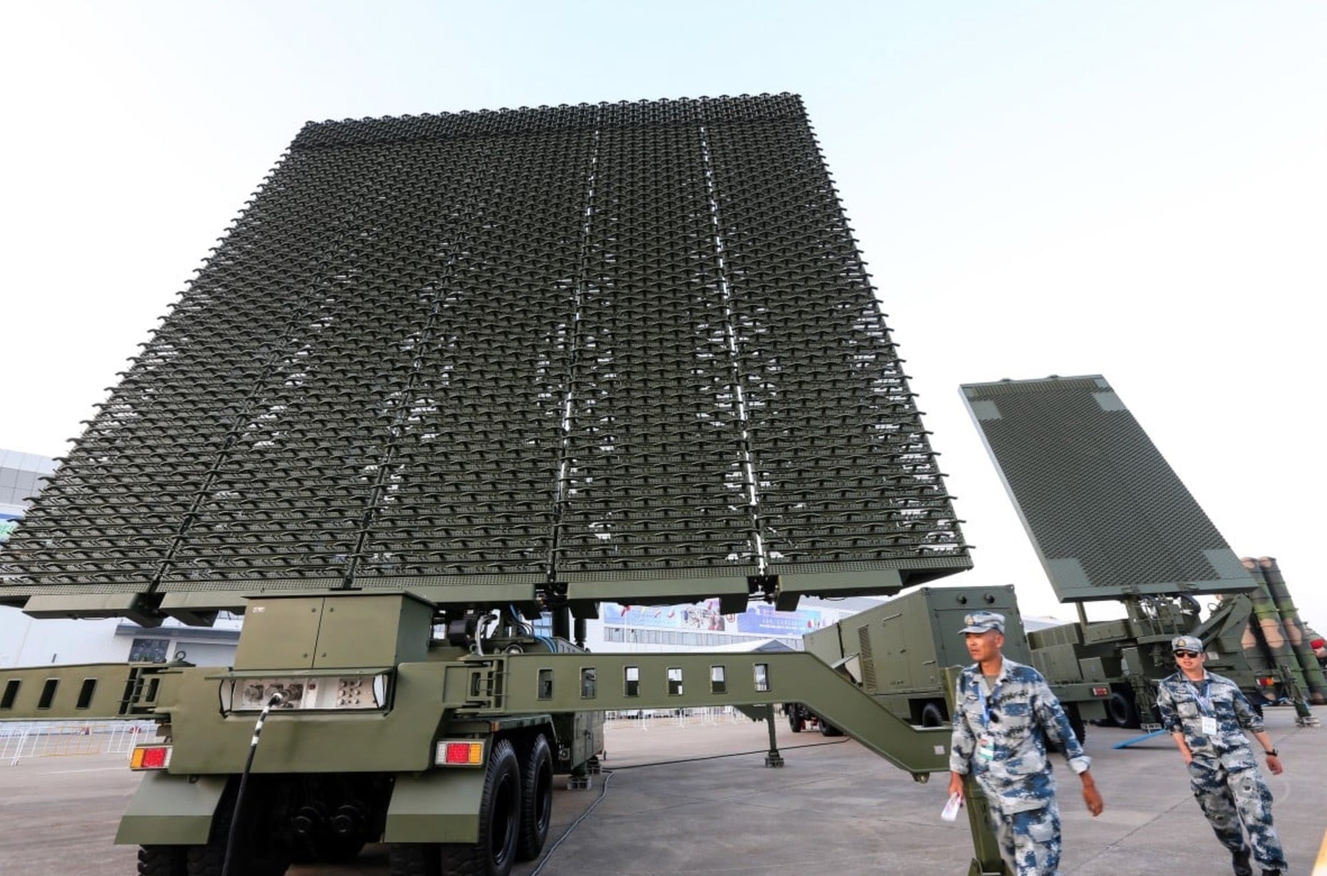 Lớp phủ không tưởng giúp máy bay tàng hình Trung Quốc vô hình trước radar chống tàng hình 