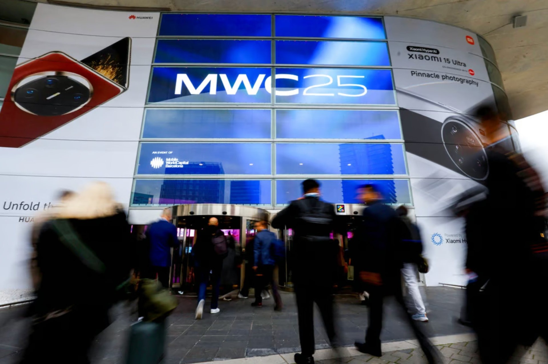 mwc-2025-cac-hang-smartphone-trung-quoc-nho-ai-cua-google-de-canh-tranh-voi-apple-va-samsung-o-nuoc-ngoai.jpg