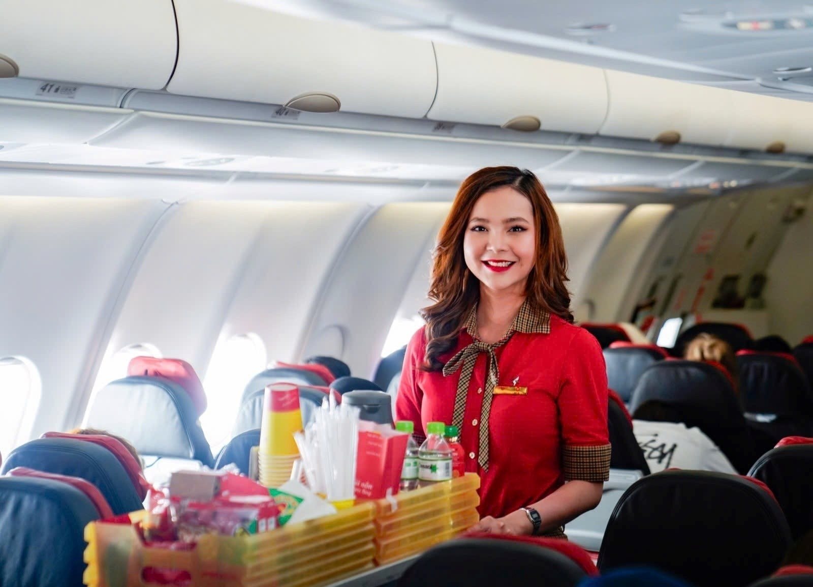 vietjet-cabin-crew.jpg