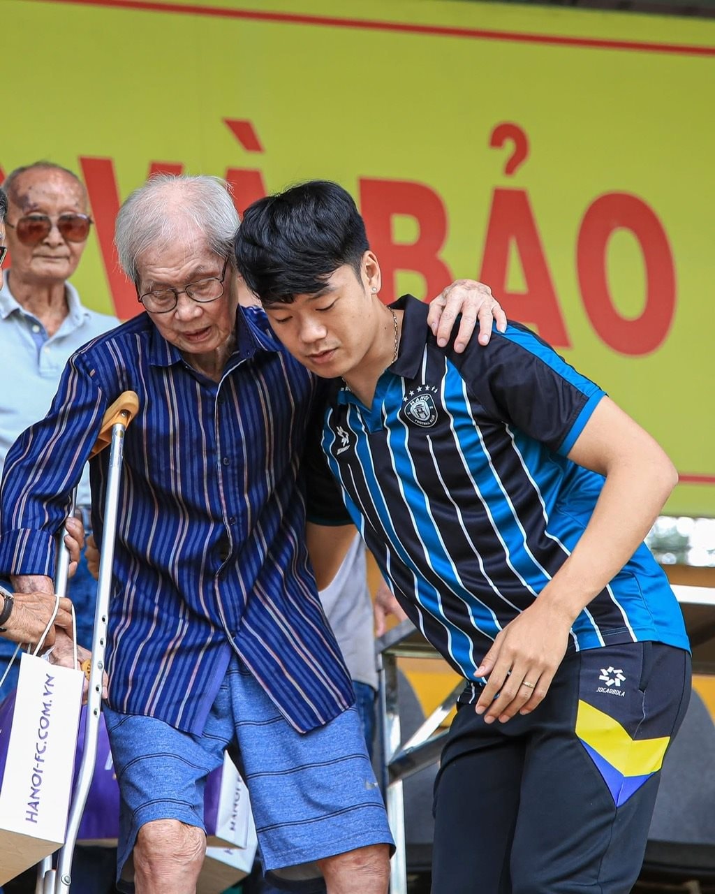 a1.jpg