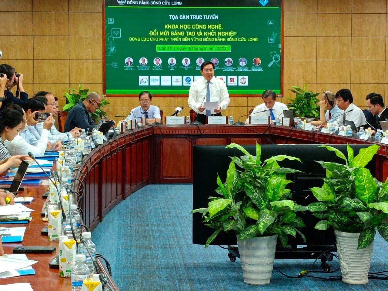 thu-truong-bo-kh-dt-tran-duy-dong-phat-bieu-tai-toa-dam-anh-van-kim-kha.jpg