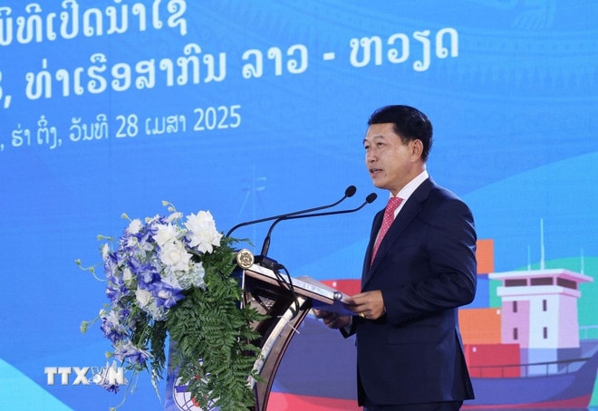 ttxvn-chu-tich-nuoc-luong-cuong-va-tong-bi-thu-chu-tich-nuoc-lao-du-le-khanh-thanh-ben-so-3-cang-quoc-te-lao-viet-5.jpg