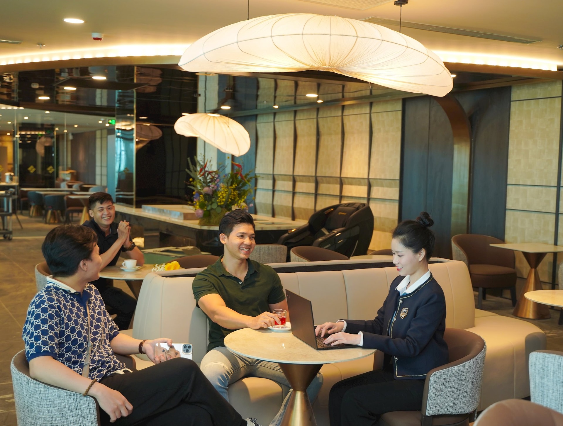 3.1h3-the-sens-business-lounge.jpg