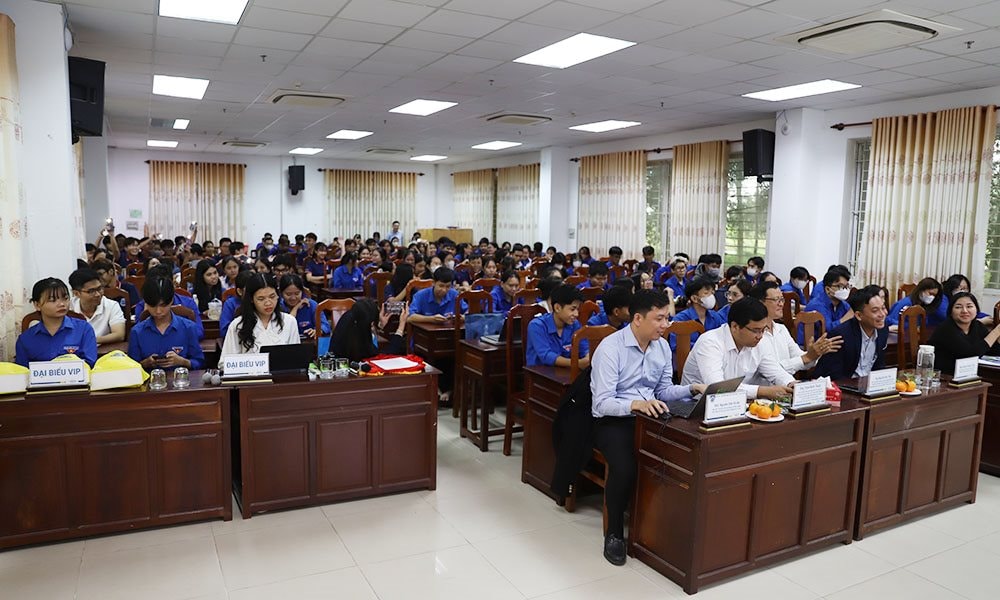 tv-quang-canh-hoi-thao.jpg
