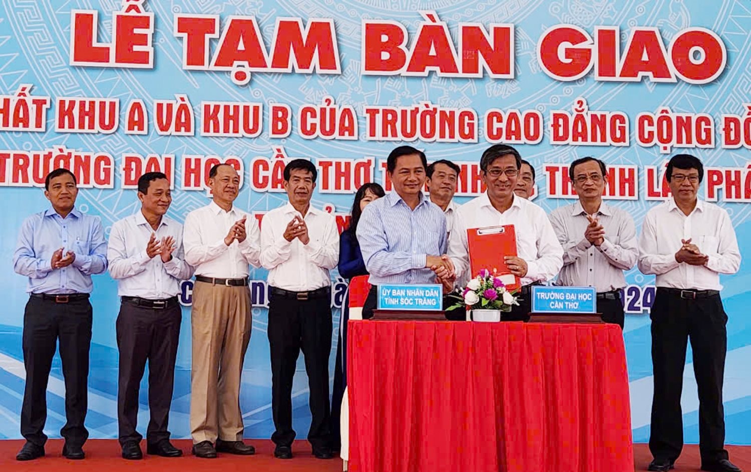 ban-giao-csvc-cho-truong-dh-can-tho.jpg