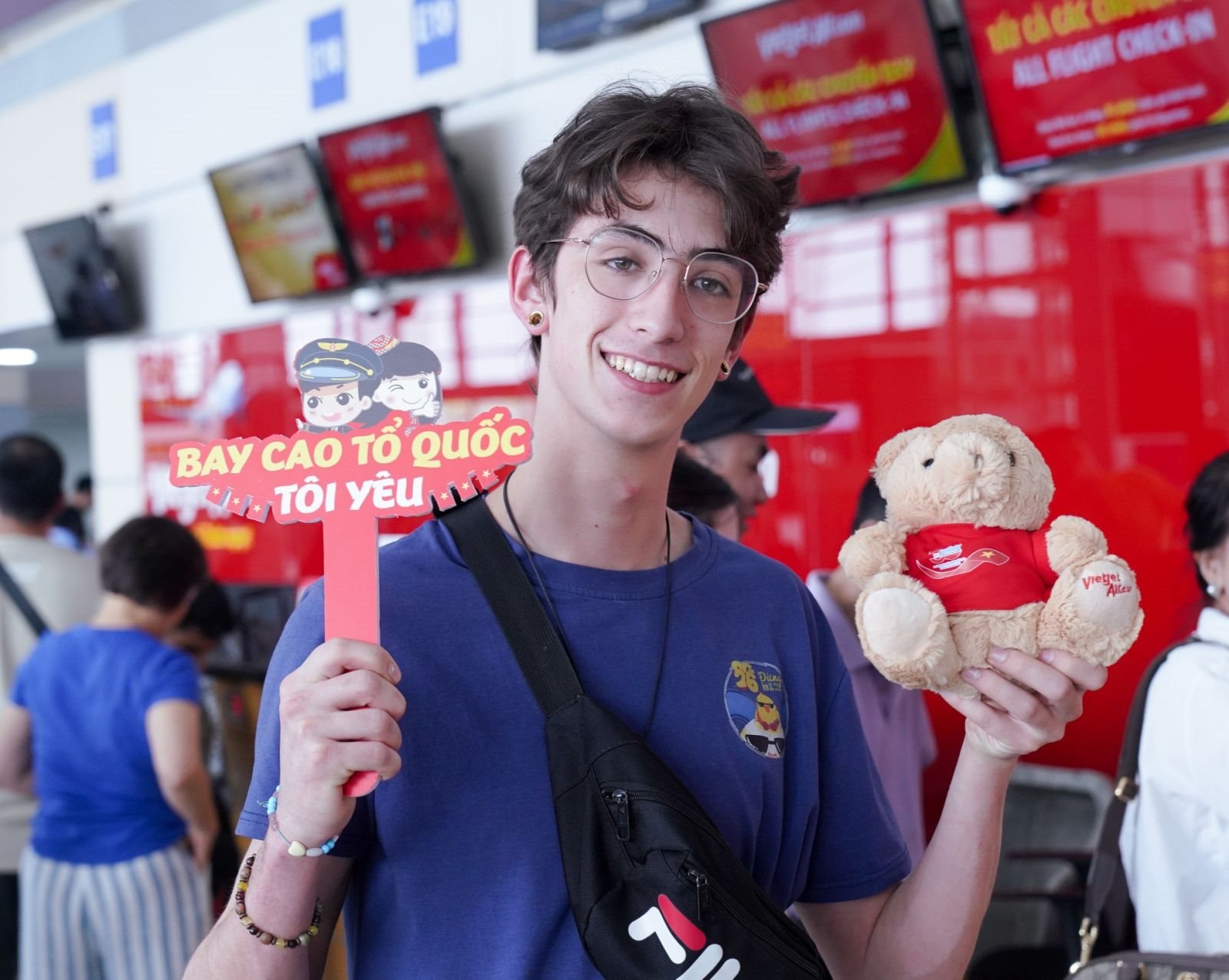 hanh-khach-bay-cung-vietjet-1.jpg