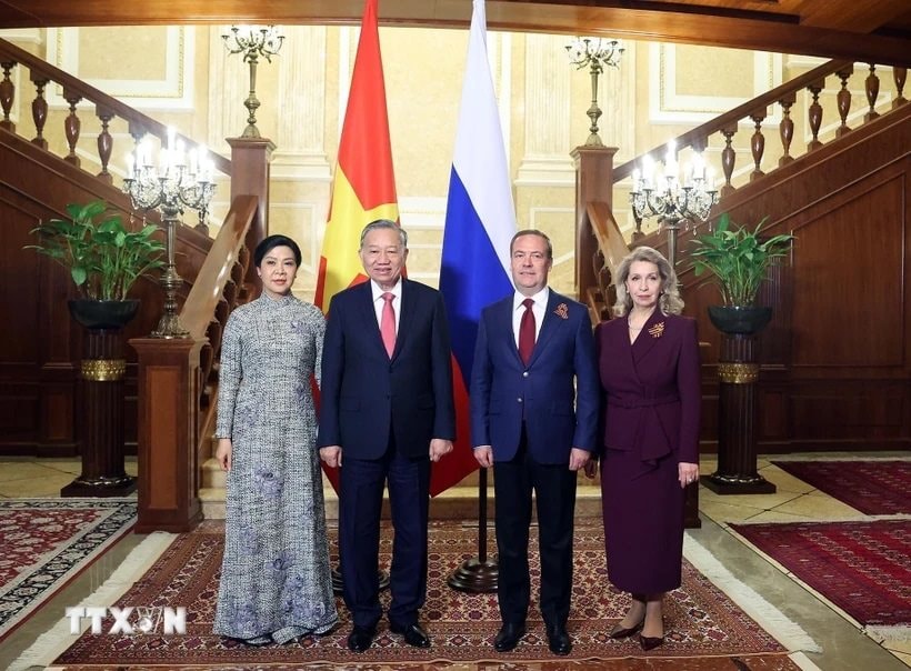 tong-bi-thu-to-lam-hoi-kien-dmitry-medvedev-2.jpg