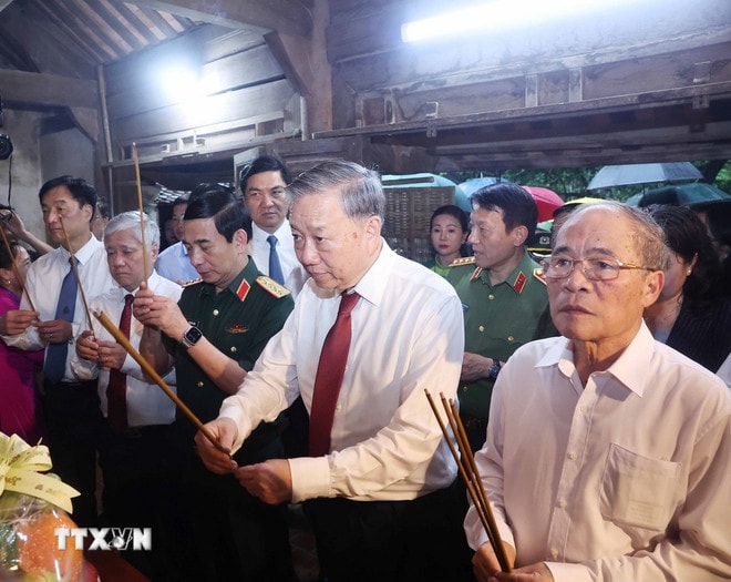 ttxvn-tong-bi-thu-nghe-an-1.jpg