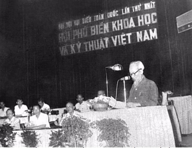 Chủ tịch Hồ Chí Minh với sự nghiệp phát triển khoa học - công nghệ 