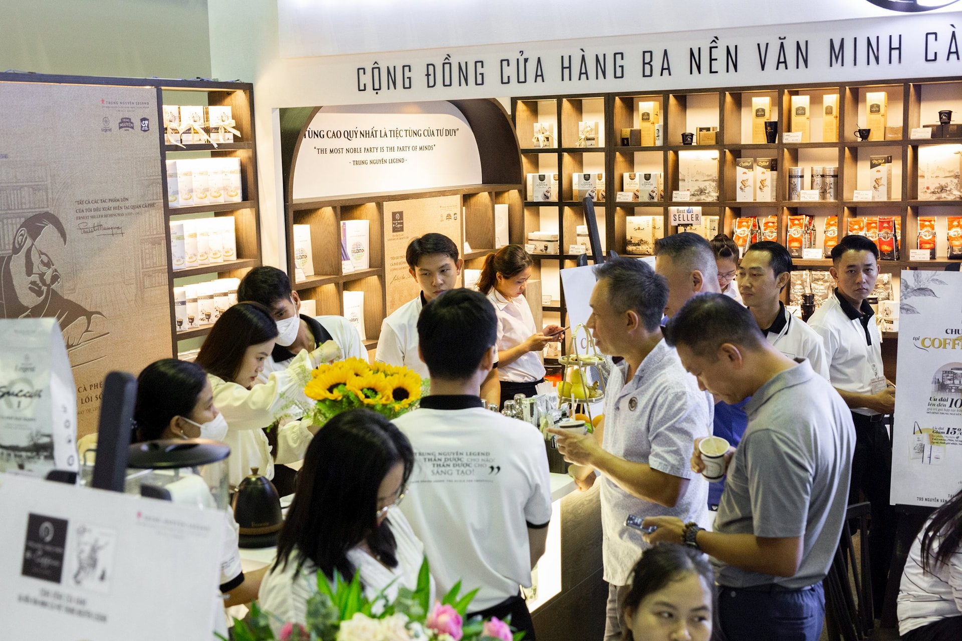 hinh-2-trung-nguyen-e-coffee-duoc-vinh-danh-top-5-thuong-hieu-manh-asean-2025.jpg
