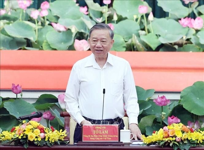 lam-viec-1.jpg