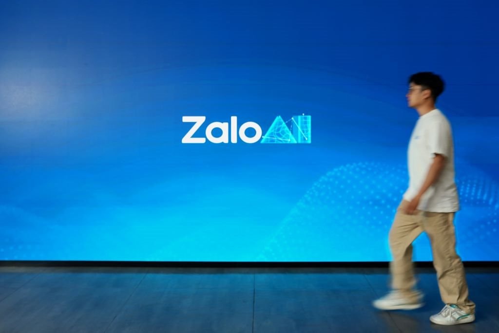 mo_hinh_llm_cua_zalo_00.jpg