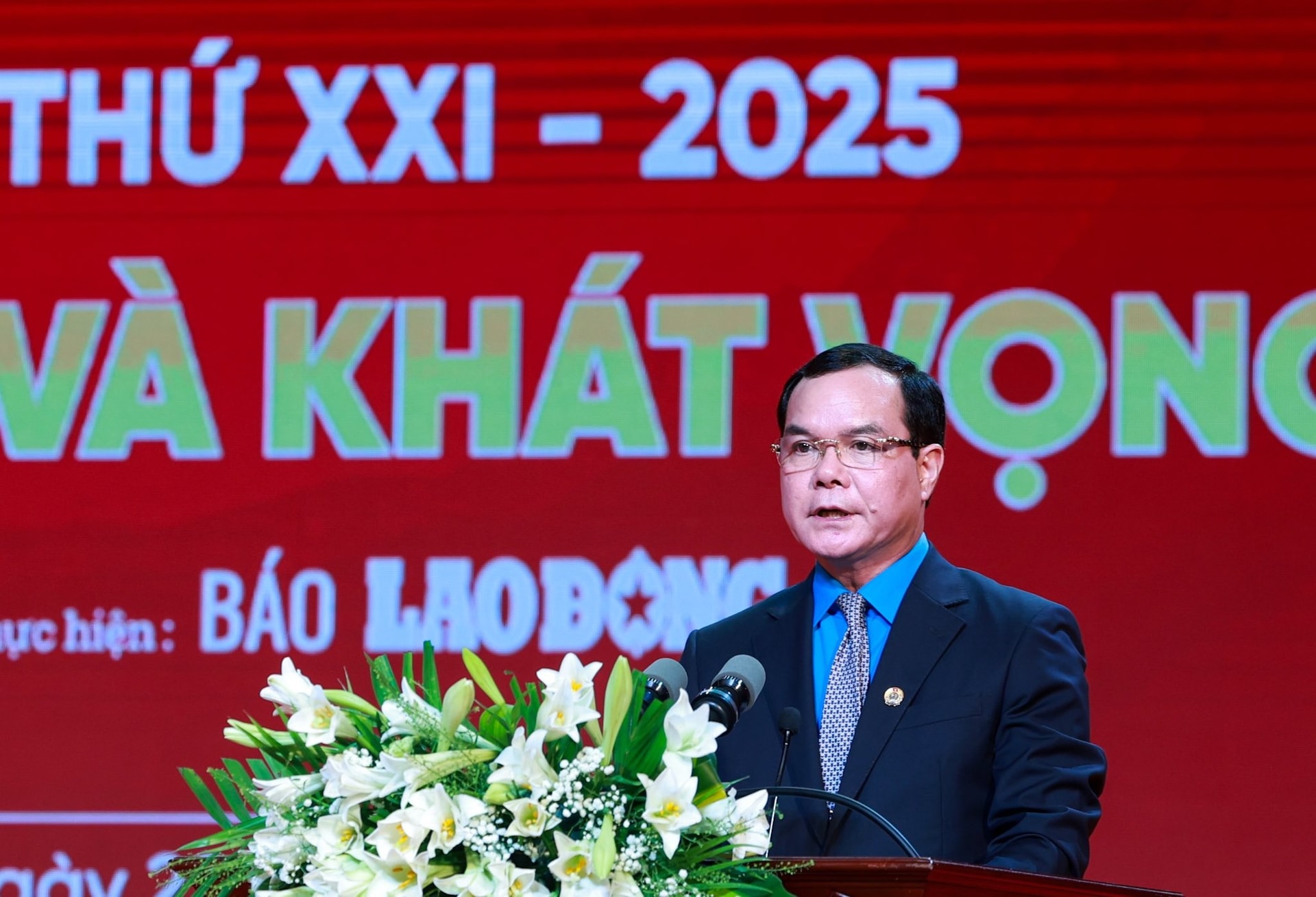 ong-nguyen-dinh-khang-uy-vien-trung-uong-dang-chu-tich-tong-lien-doan-lao-dong-viet-nam-phat-bieu-khai-mac-buoi-le.jpg