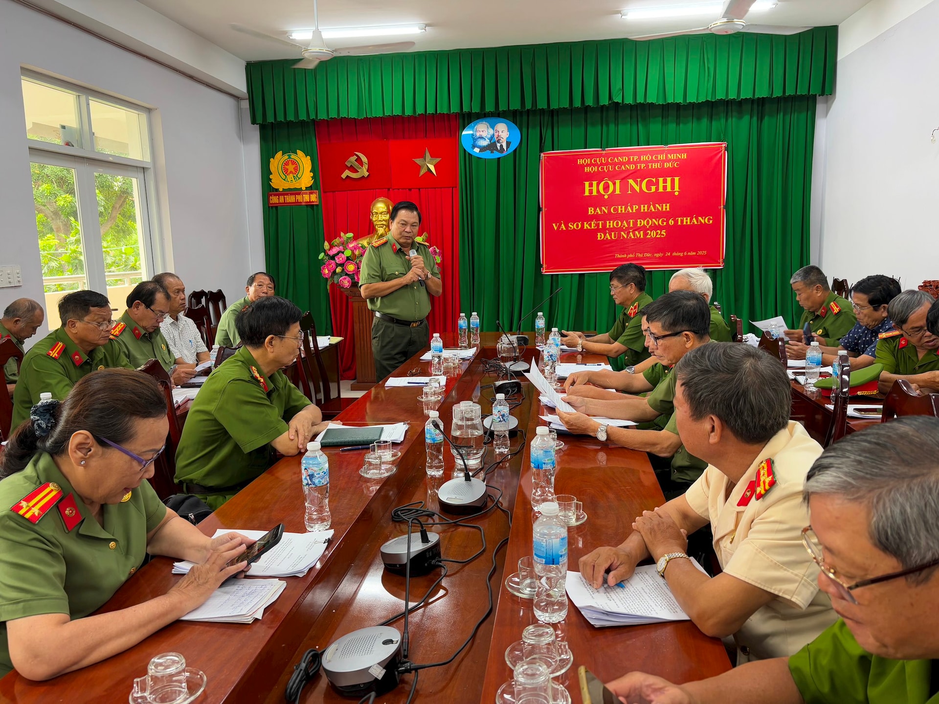 anh-1-dai-ta-nguyen-van-thanh-chu-tich-hoi-cuu-cand-tp-thu-duc-tiep-thu-y-kien-chi-dao..jpg