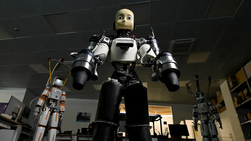 robot-hin-hnguowfi-bay.png