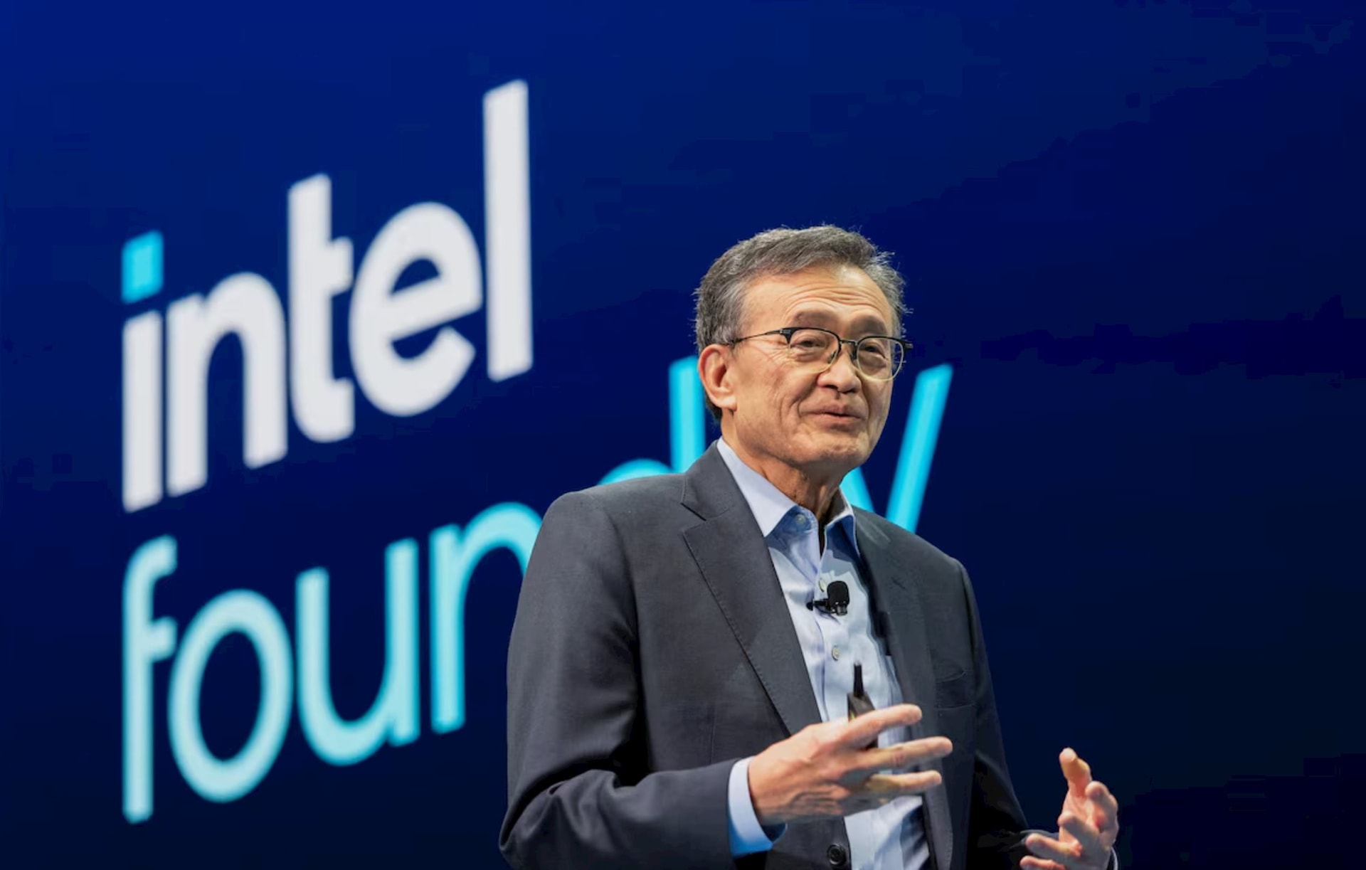 ceo-intel-muon-thay-cong-nghe-chip-18a-thay-14a-de-bat-kip-tsmc-co-hop-dong-voi-apple-va-nvidia.jpg