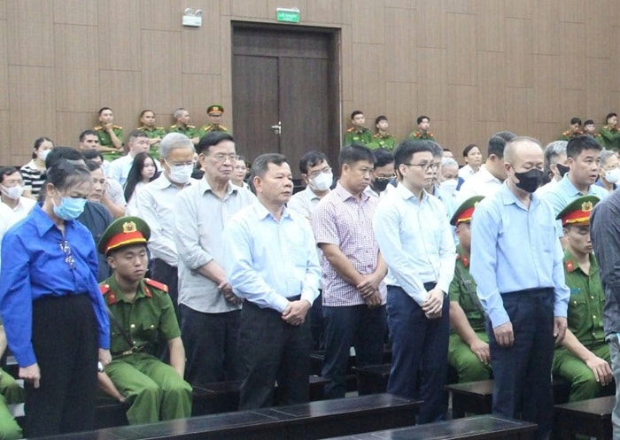 Các bị cáo (3)