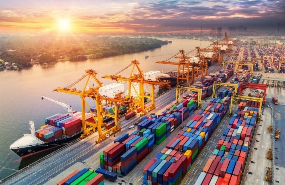 tan-dung-loi-the-rcep-viet-nam-dang-dan-tro-thanh-trung-tam-logistics-tai-dong-nam-a-20231211161235-2398.jpg