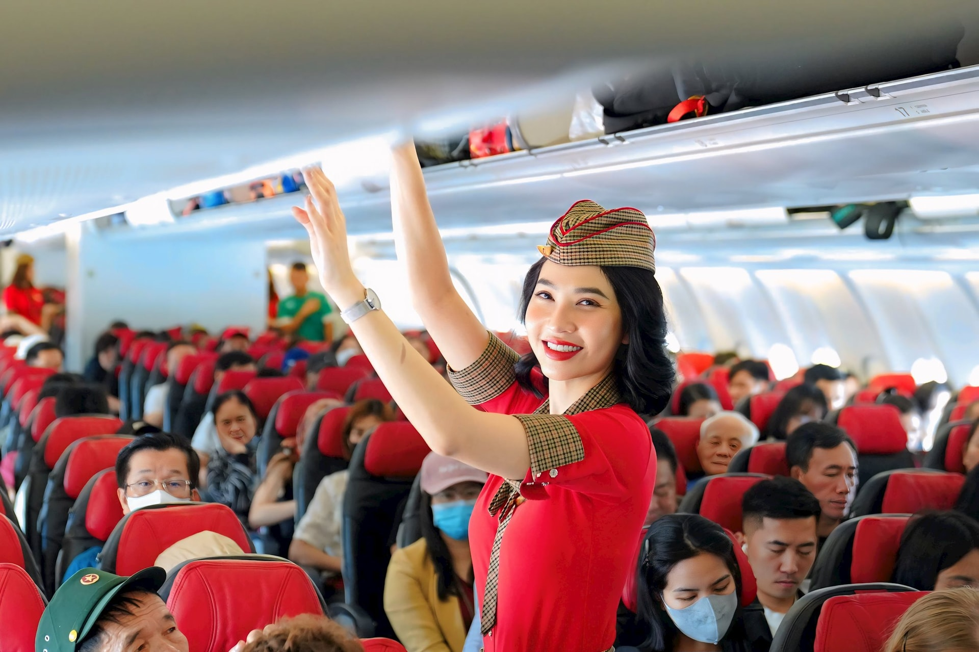tiep-vien-hang-khong-vietjet.png