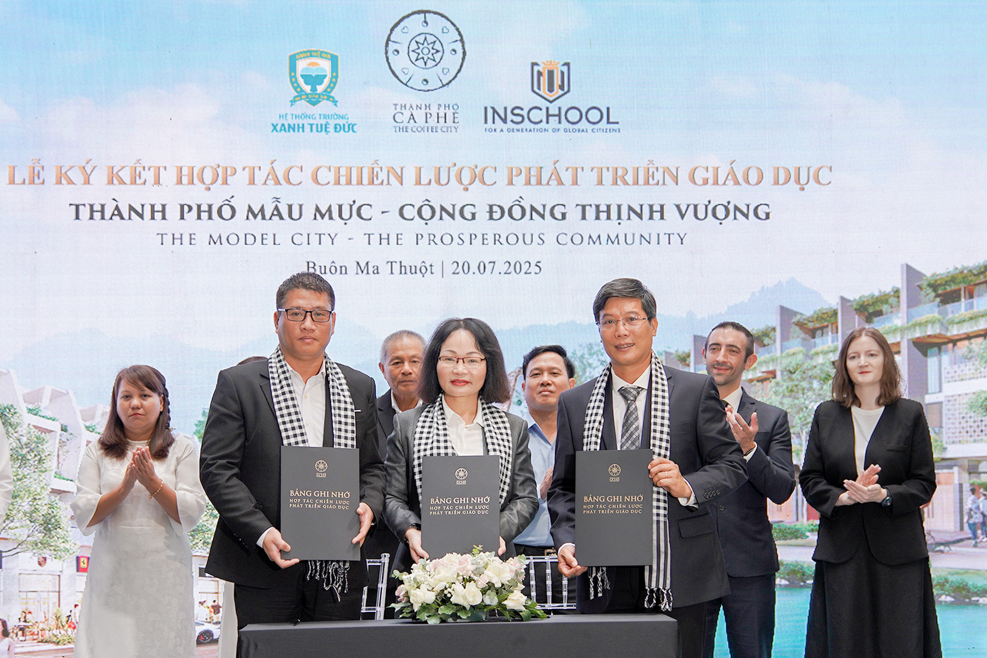 Hình 3 - Trung Nguyên Legend ký kết hợp tác chiến lược triển khai trường mầm non và tiểu học chuẩn quốc tế