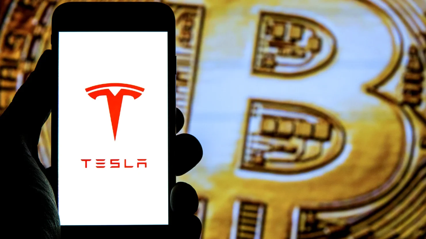 Tesla từng bán tháo 75% lượng Bitcoin trước khi giá tăng gấp 6, Elon Musk im tiếng
