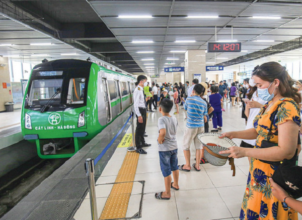 Từ 1.8, Hà Nội thí điểm vé ảo trên 2 tuyến metro 