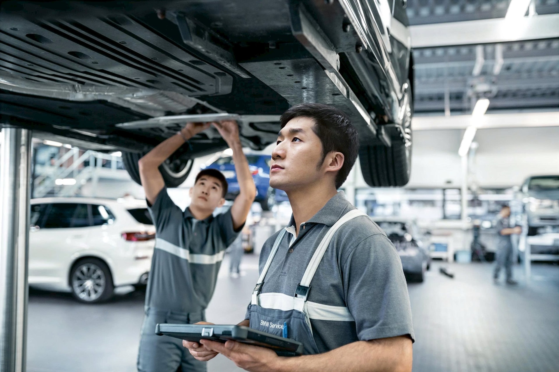 3.1 Trang thiết bị hiện đại cùng đội ngũ kỹ thuật viên tay nghề cao tại THACO AUTO