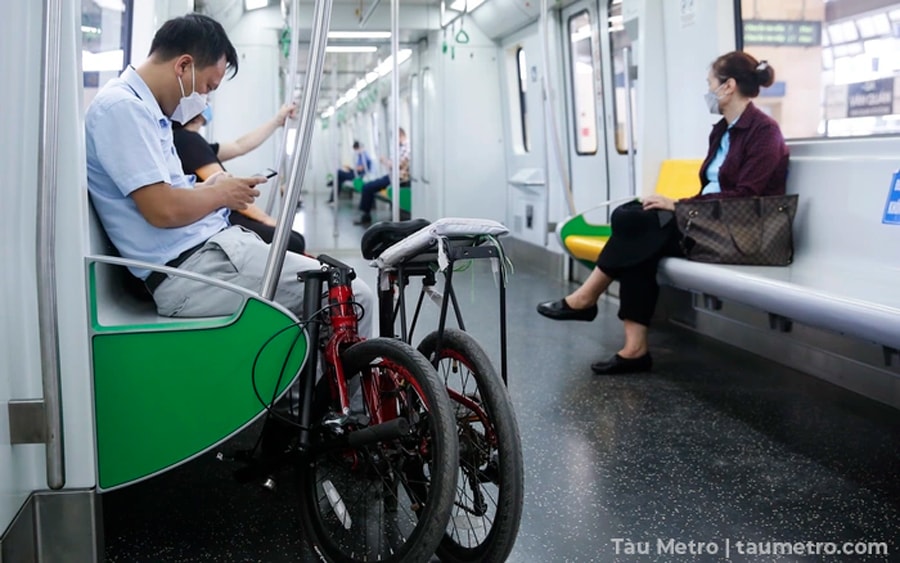 co-duoc-mang-xe-dap-len-tau-metro-khong-1.jpg